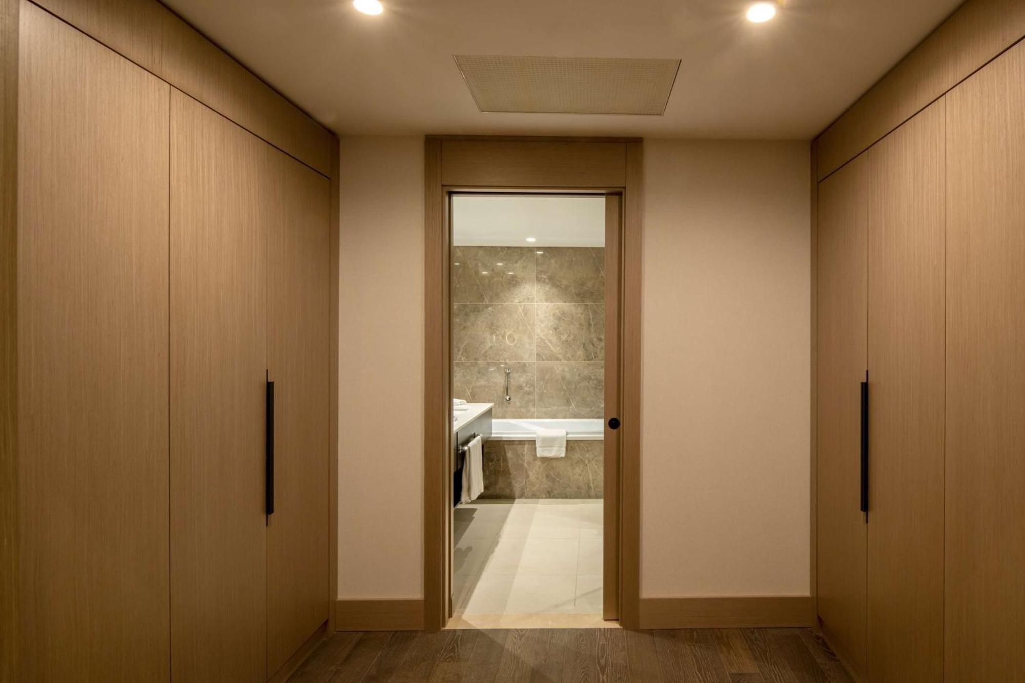 Hilton Mall Of Istanbul Exterior foto A walk-in closet